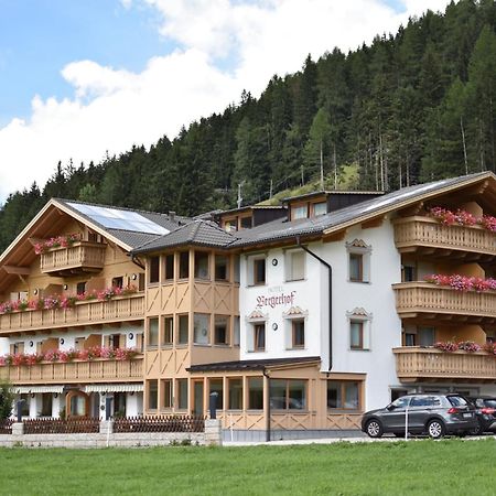 Almhotel Bergerhof Sarentino Eksteriør billede