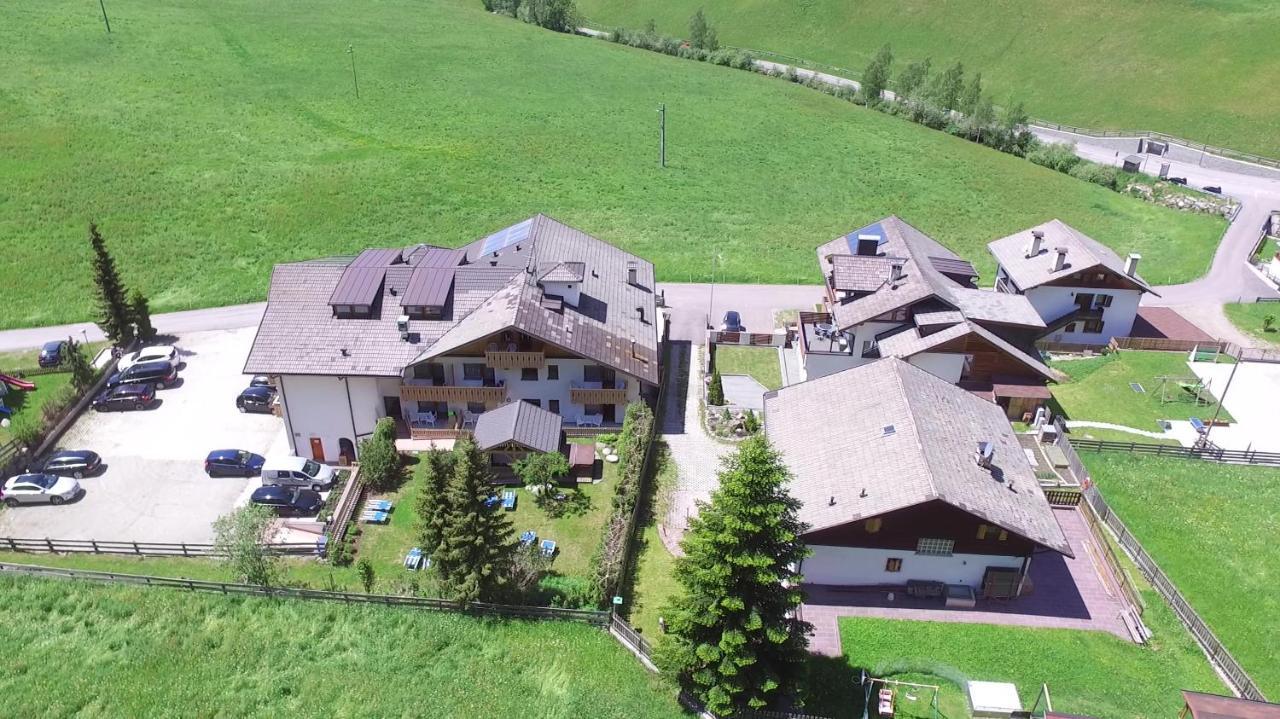 Almhotel Bergerhof Sarentino Eksteriør billede