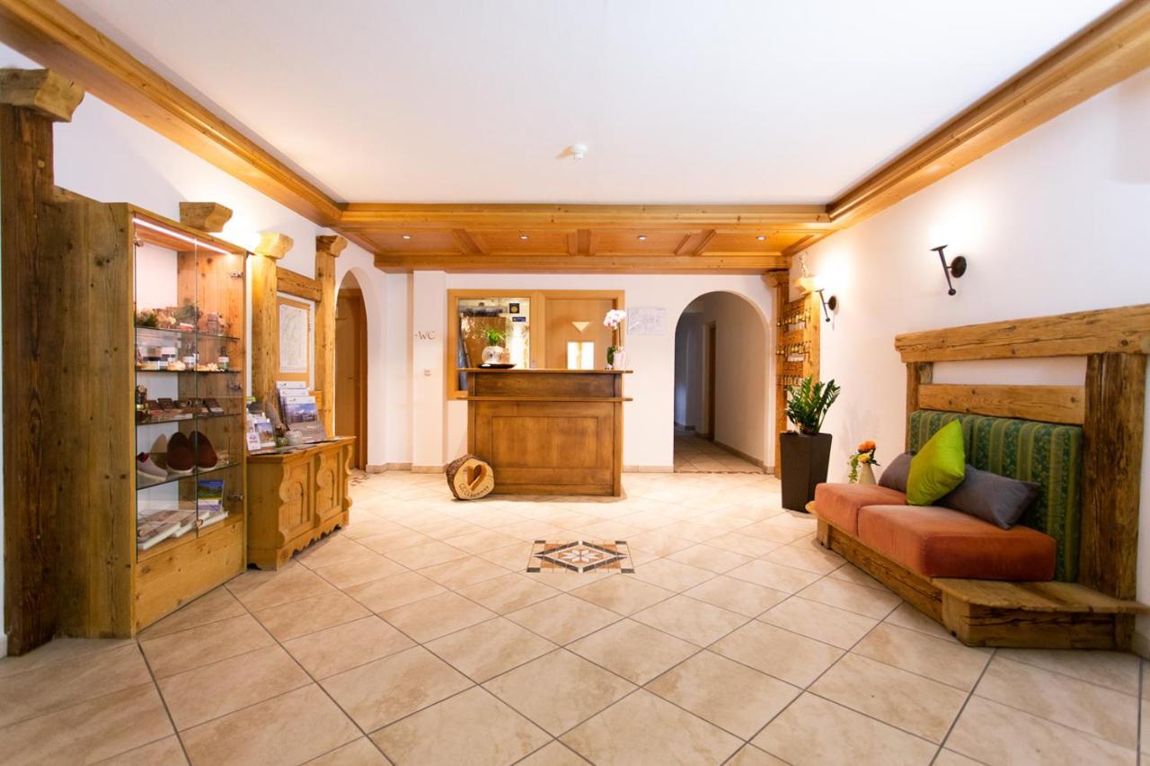 Almhotel Bergerhof Sarentino Eksteriør billede