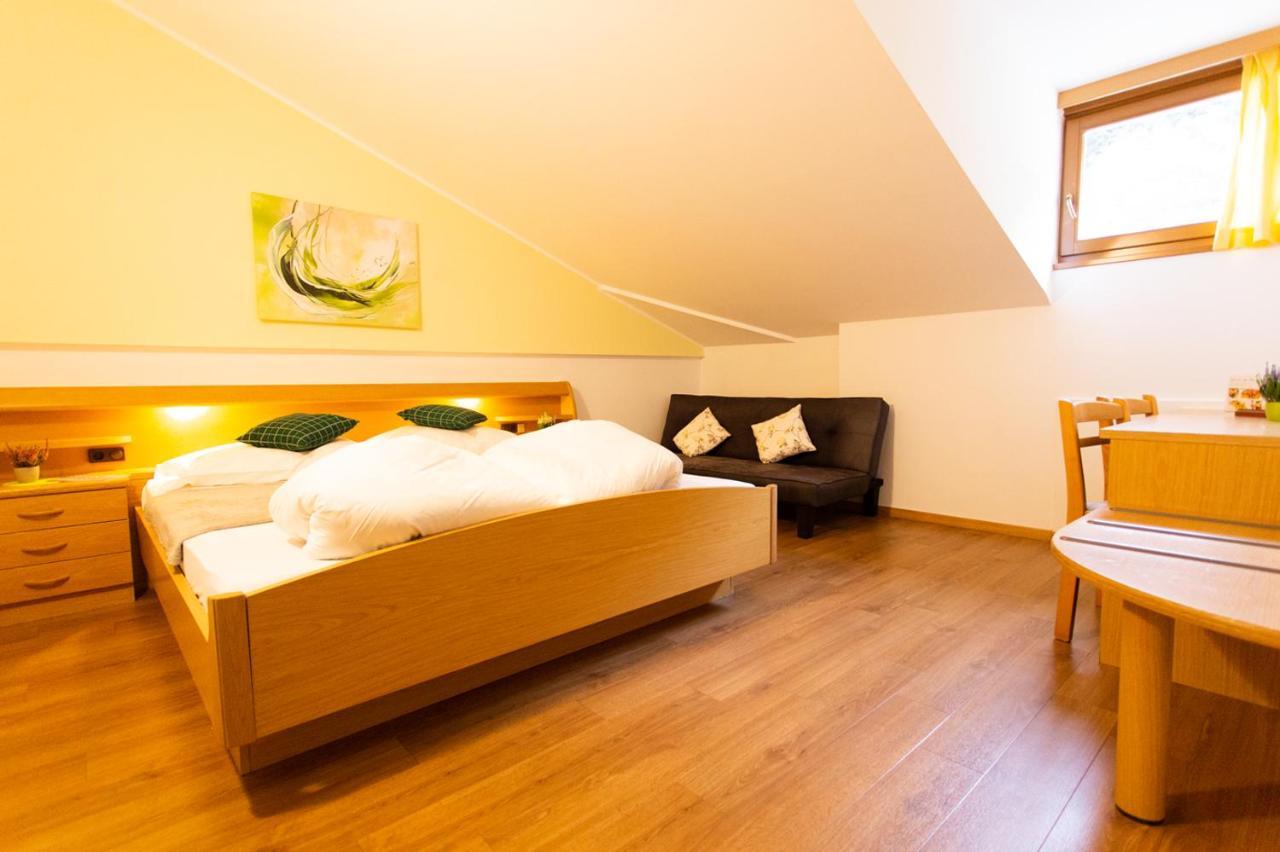 Almhotel Bergerhof Sarentino Eksteriør billede