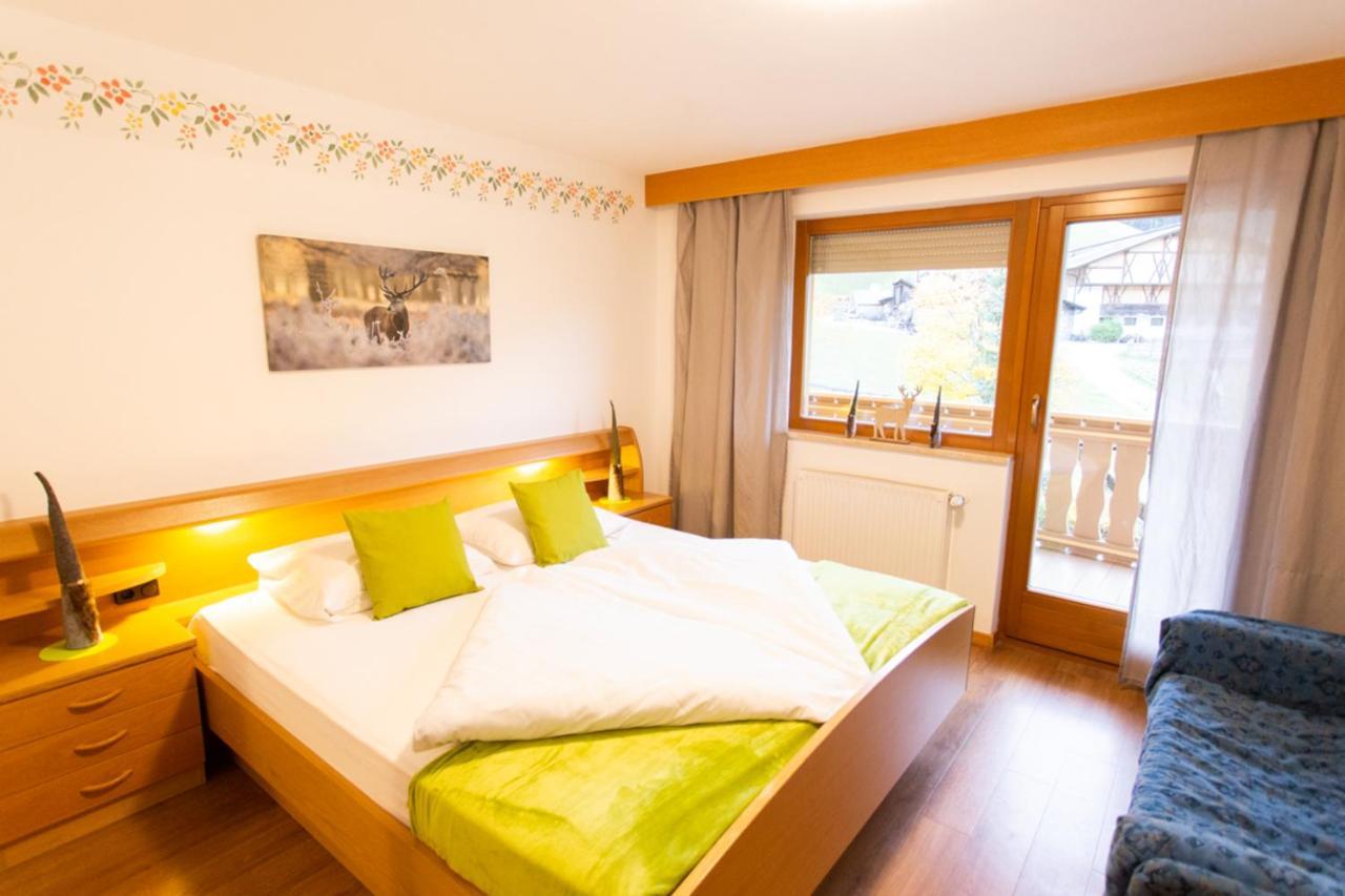 Almhotel Bergerhof Sarentino Eksteriør billede