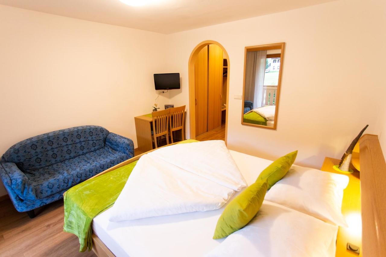 Almhotel Bergerhof Sarentino Eksteriør billede
