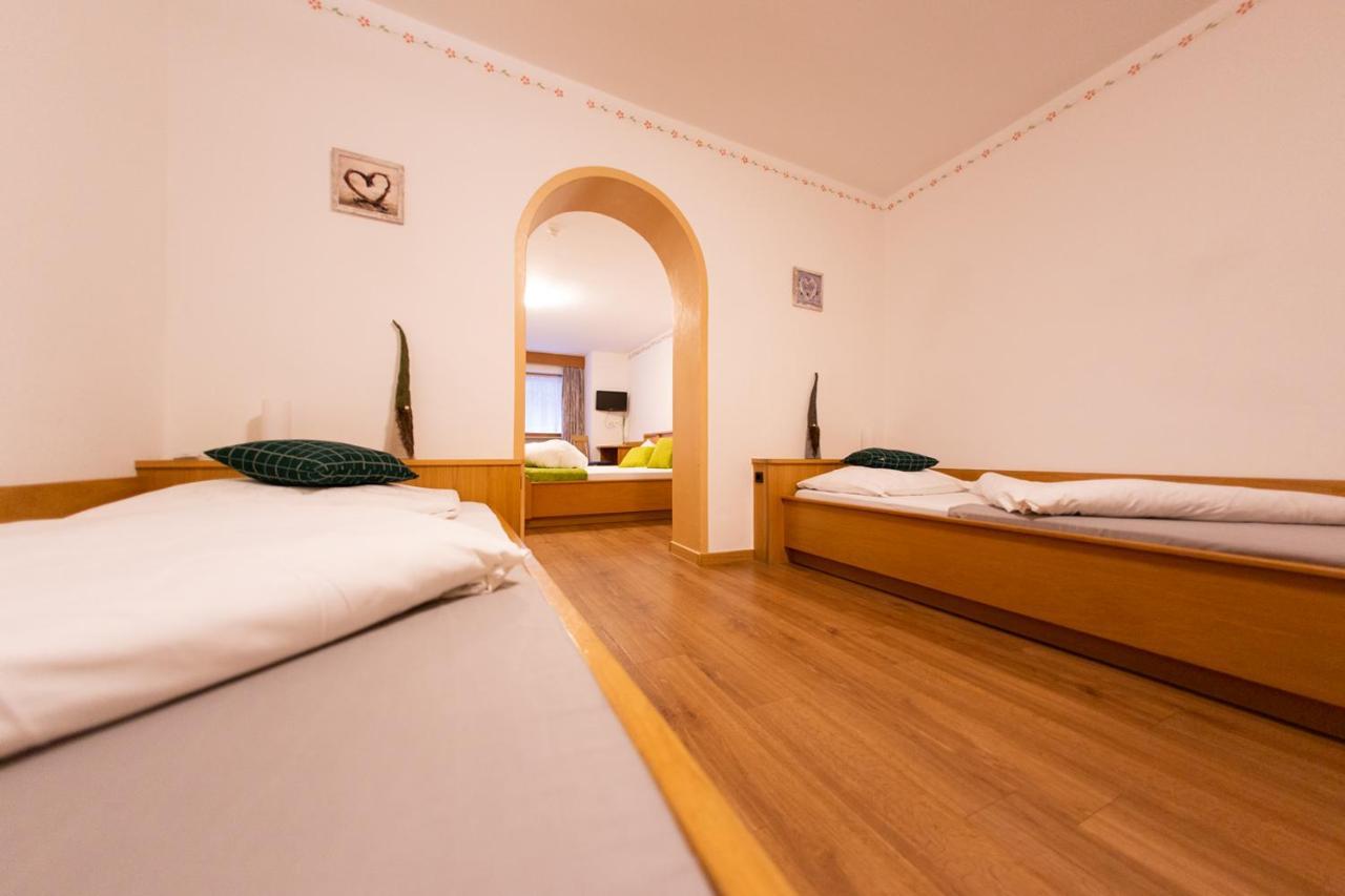 Almhotel Bergerhof Sarentino Eksteriør billede