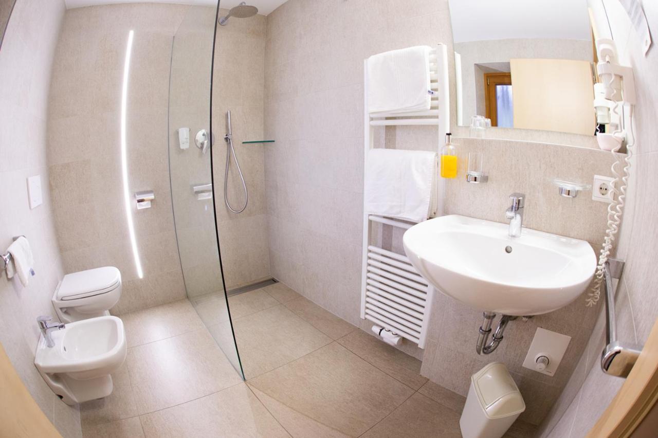 Almhotel Bergerhof Sarentino Eksteriør billede