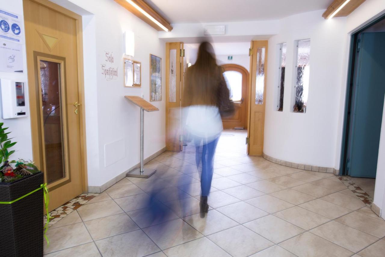 Almhotel Bergerhof Sarentino Eksteriør billede