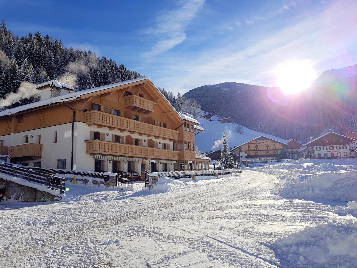 Almhotel Bergerhof Sarentino Eksteriør billede