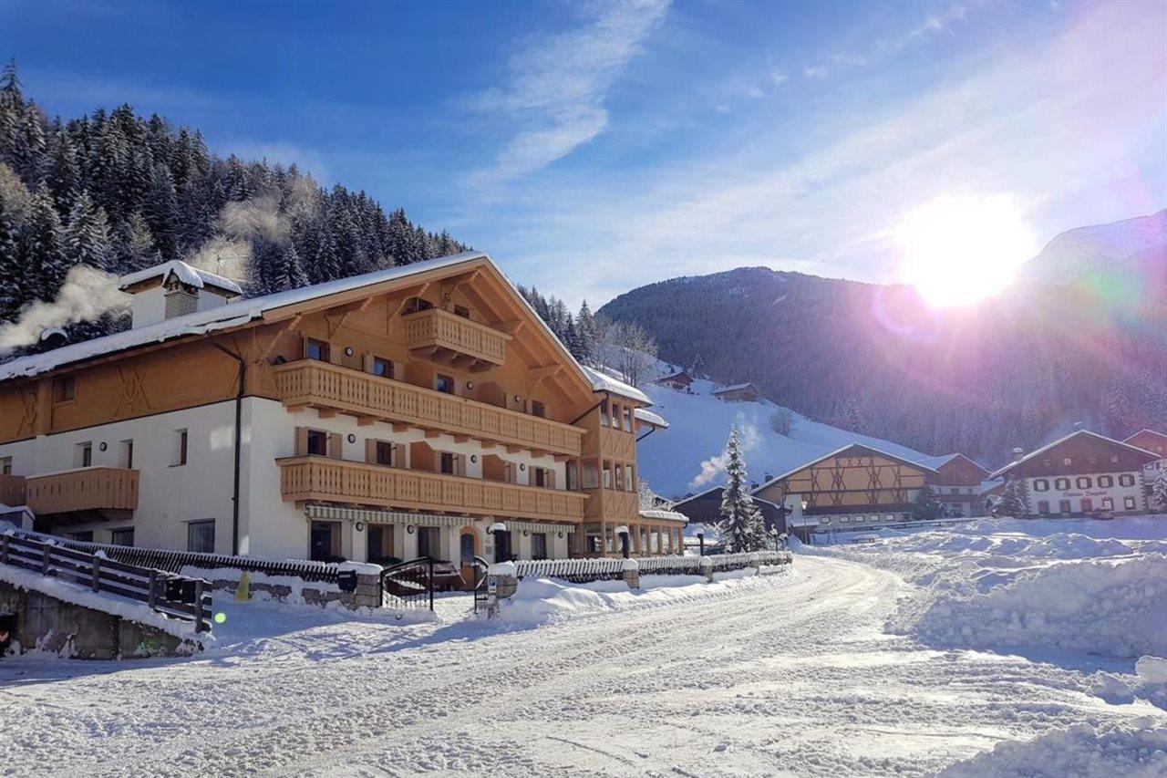 Almhotel Bergerhof Sarentino Eksteriør billede